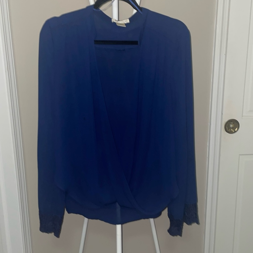 Navy blue top